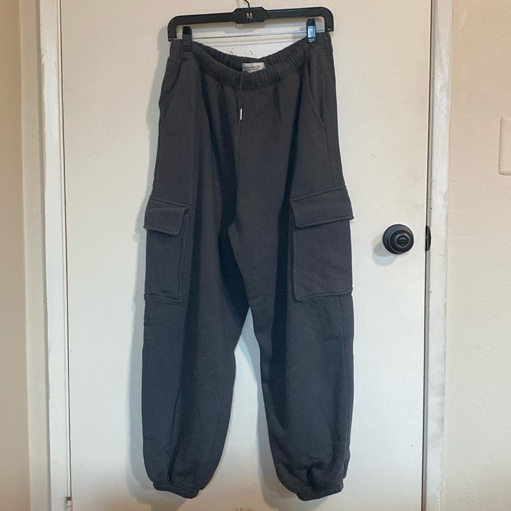 A&F essential cargo sweats.